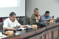 Pengurus KONI bersama cabang olahraga (Cabor) di Provinsi Lampung, melakukan rapat pembahasan bantuan anggaran, Selasa (27/06/2023). (foto: bud/ha)