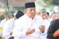 Gubernur Lampung, Arinal Djunaidi saat salat Hari Raya Idul Adha 1444 H, di Lapangan Saburai Enggal Bandarlampung, Kamis (29/06/2023). (foto: ist)