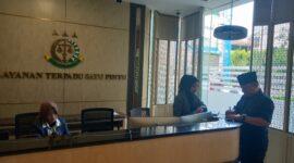 Ketua Umum DPP Pematank, Suadi Romli saat melaporkan dugaan korupsi proyek Disdikbud Bandarlampung ke Kejagung, Rabu (21/06/2023). (foto: budimansyah)