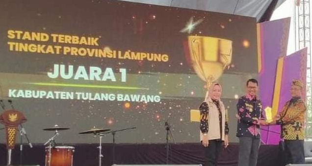 Kabupaten Tulangbawang terpilih menjadi juara pertama kategori stand pameran terbaik dalam GTGN XXVI tahun 2023. (foto: ist)