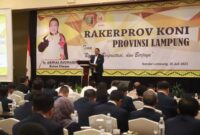 Ketua Umum KONI Lampung, Arinal Djunaidi saat membuka Rakerprov tahun 2023, di Hotel Emersia Bandarlampung, Kamis (20/07/2023). (foto: ist)