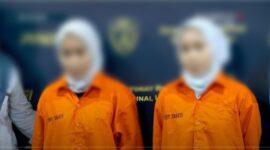 Dua tersangka penipuan, Rihana dan Rihani resmi menjadi tahanan Ditreskrimum Polda Metro Jaya. (foto: ist)
