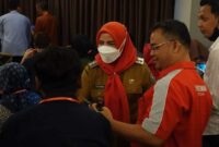 Walikota Bandarlampung, Eva Dwiana kegiatan bimbingan teknis implementasi perizinan berusaha berbasis risiko yang dilaksanakan, di Yunna Hotel, Senin (14/08/2023). (foto: ist)