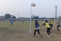 Atlet Korftball sedang berlatih persiapan mengikuti babak kualifikasi Pra-PON, di Cibubur Provinsi Jawa Barat. (foto: ist)