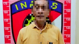 Tersangka KB, calon kepala desa yang yang mencuri handphone di Mapolres Lampung Timur. (foto: ist)