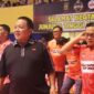 Ketua Umum KONI Lampung, Arinal Djunaidi bersama Kapolda Irjen Pol Helmy Santika saat pembukaan turnamen Bola Voli Kapolri Cup 2023, di PKOR Way Halim Kota Bandarlampung, Jumat (04/08/2023). (foto: ist)