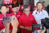 Sekjen DPP PDI Perjuangan, Hasto Kristiyanto memberikan keterangan kepada sejumlah wartawan, di Hotel Sheraton Kota Bandarlampung, Kamis (10/08/2023). (foto: ist)