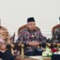 Gubernur Lampung, Arinal Djunaidi bersama Wakil Presiden RI, KH Ma'ruf Amin saat pengukuhan Ketua Komite Daerah Ekonomi dan Keuangan Syariah (Kdeks), Senin (28/08/2023). (foto: ist)