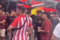 Mahasiswa pendidikan jasmani Unila di Rest Area Tol Semarang-Batang Km 360 Kecamatan Subah Kabupaten Batang, Provinsi Jawa Tengah, Sabtu (20/01/2024). (foto: ist)