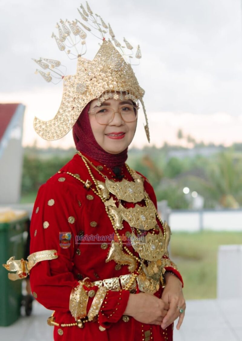 Ketua Dewan Kesenian Kabupaten Pesibar, Septi Istiqlal. (foto: ist)