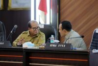 Penjabat Gubernur Samsudin bersama Kepala BPBD Lampung, Rudy Sjawal Sugiarto. (foto: ist)