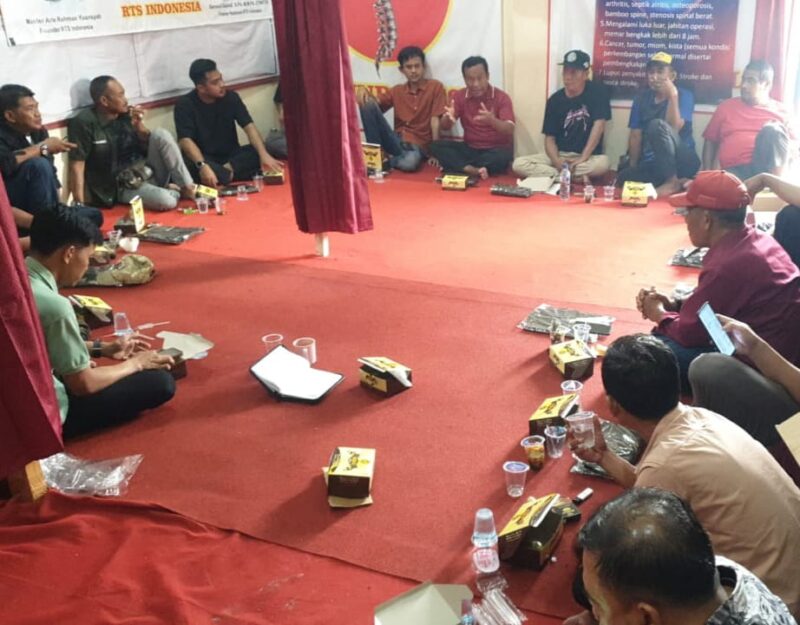 Pengurus KONI Pringsewu menggelar rapat persiapan pelantikan pada 18 Mei 2025 mendatang. (foto: ist)