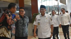 Gubernur Lampung, Rahmat Mirzani Djausal bersama Ketua DPRD Ahmad Giri Akbar di Gedung DPR RI, Rabu (25/06/2025). (foto: ist)