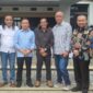 Marindo Kurniawan bersama koleganya usai dilantik menjadi Sekdaprov Lampung, Jumat (20/06/2025). (foto: ist)