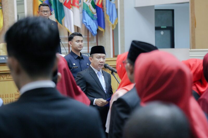 Sekdaprov Lampung, Marindo Kurniawan saat pelantikan pejabat 
administrator, dan fungsional, Jumat (22/08/2025). (foto: ist)