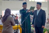 Bupati Elfianah saat melantik Budiman Jaya sebagai Sekda Kabupaten Mesuji, Rabu (03/09/2025). (foto: ist)