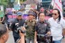 Ketua Umum DPP Akar, Indra Mustain didampingi Koordinator Aliansi Keramat, Sudirman Dewa di depan kantor Kementerian ATR/BPN RI, Senin (13/0/10/2025). (foto: Doni/dok.inisial.id)