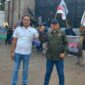 Koordinator LSM Aliansi Keramat, Sudirman Dewa bersama Ketua Umum DPP Pematank, Suadi Romli dan massa Triga Lampung saat aksi di Jakarta. (foto: ist)