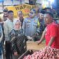 Bupati Elfianah, dan Kapolres AKBP Muhammad Firdaus di Pasar Simpang Pematang, Jumat (13/03/2026). (foto: istimewa)